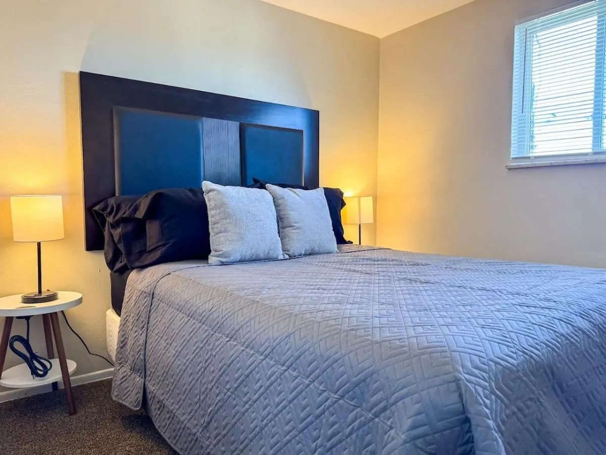 Casa vacanze 8 Large Apartments With 12 Bedrooms And Parking And Wifi Pittsburgh Stati Uniti
