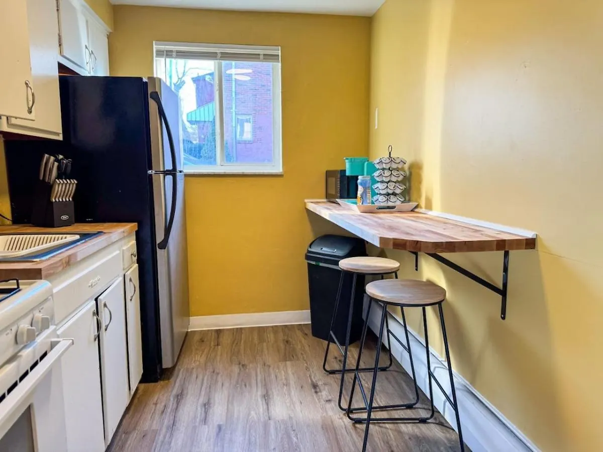 8 Large Apartments With 12 Bedrooms And Parking And Wifi Pittsburgh