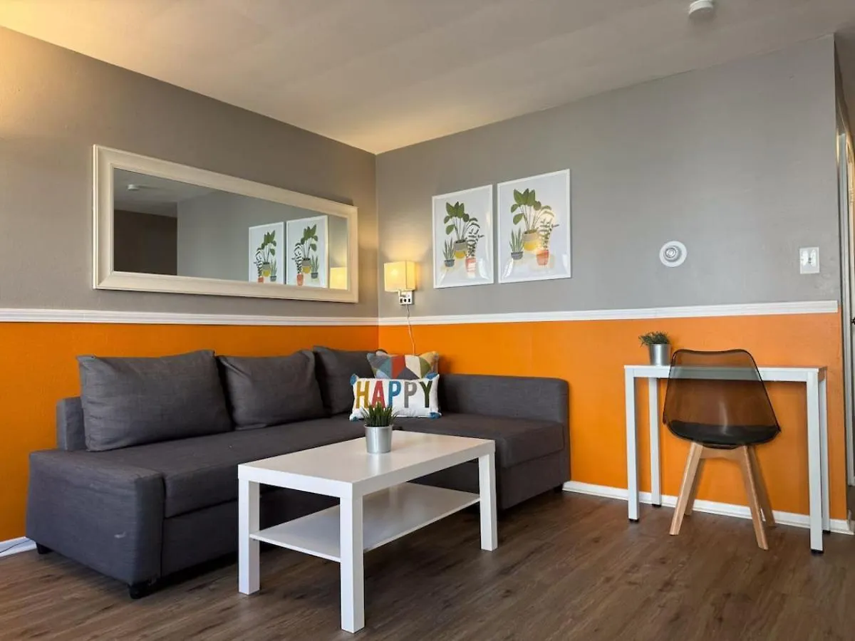 8 Large Apartments With 12 Bedrooms And Parking And Wifi Pittsburgh 0*,  United States