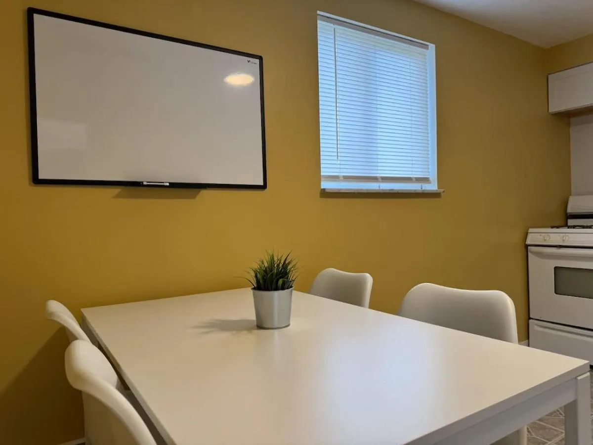8 Large Apartments With 12 Bedrooms And Parking And Wifi Pittsburgh