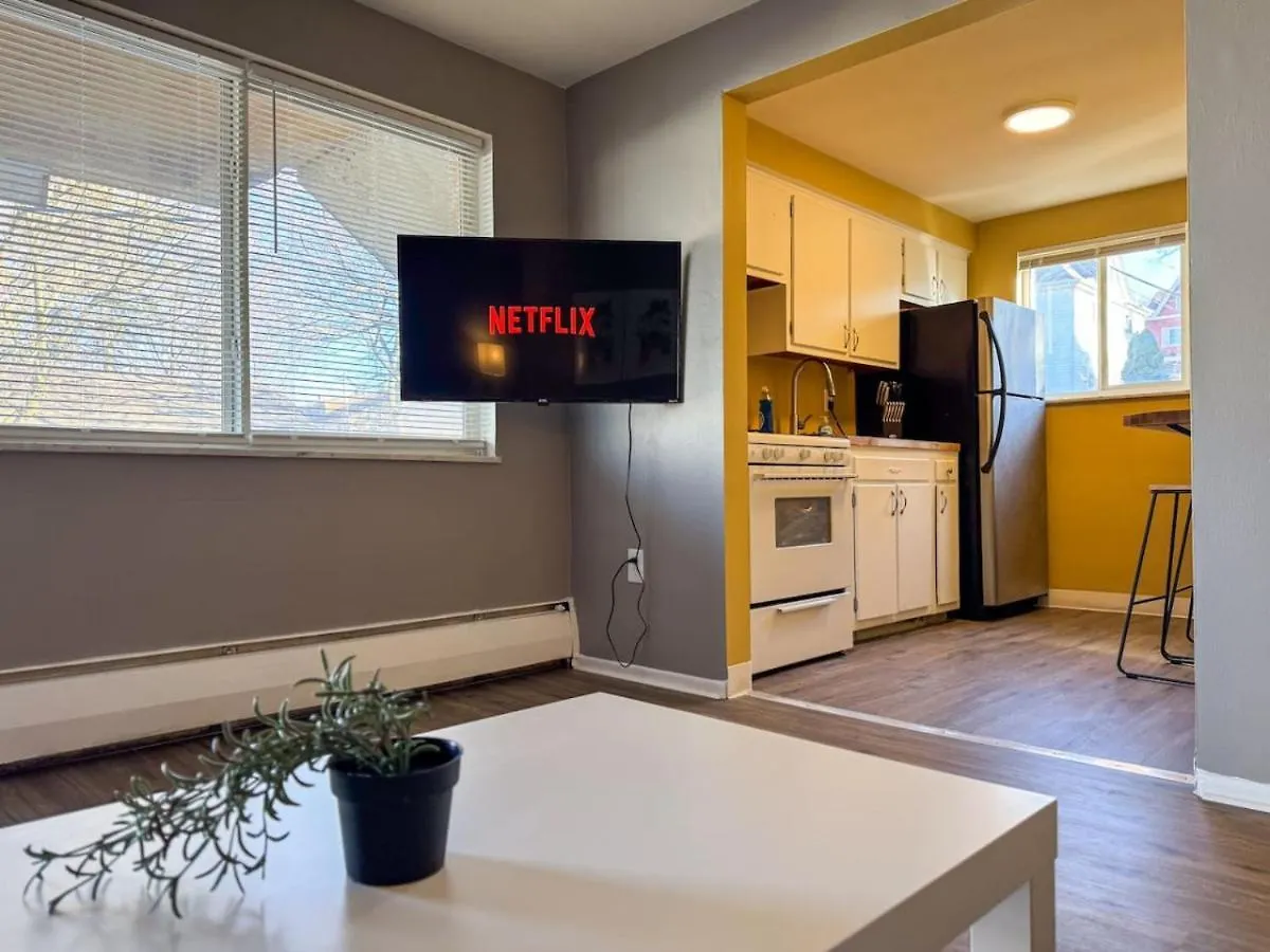 8 Large Apartments With 12 Bedrooms And Parking And Wifi Pittsburgh