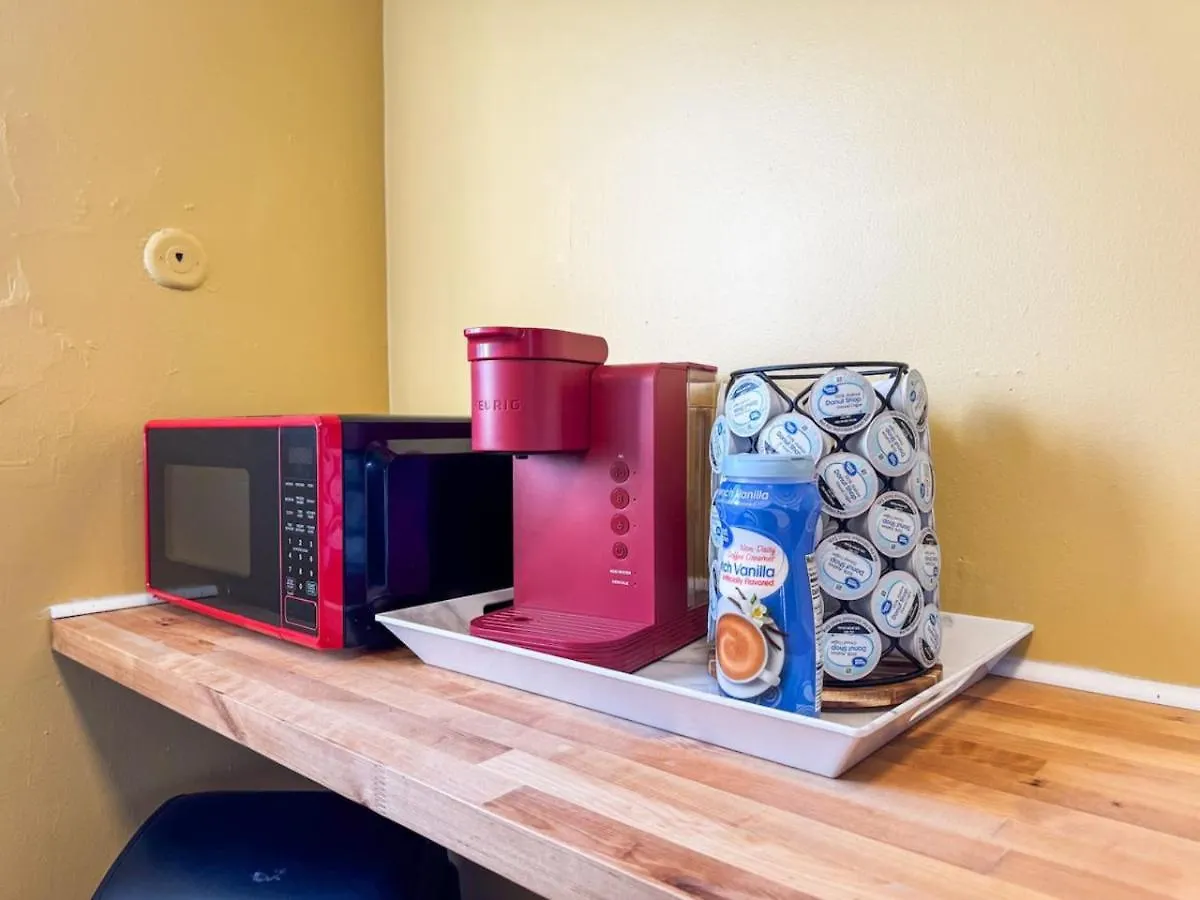 8 Large Apartments With 12 Bedrooms And Parking And Wifi Pittsburgh Holiday home