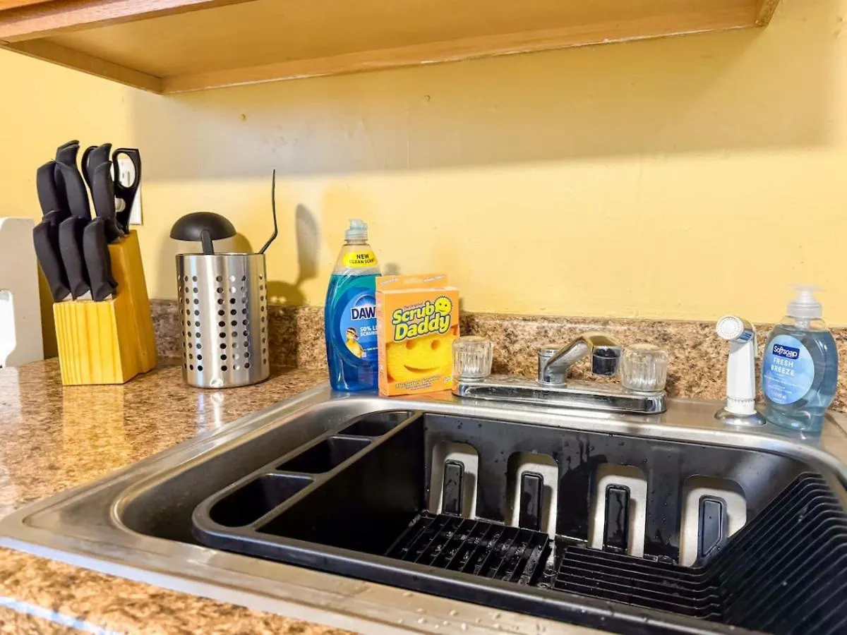8 Large Apartments With 12 Bedrooms And Parking And Wifi Pittsburgh Holiday home