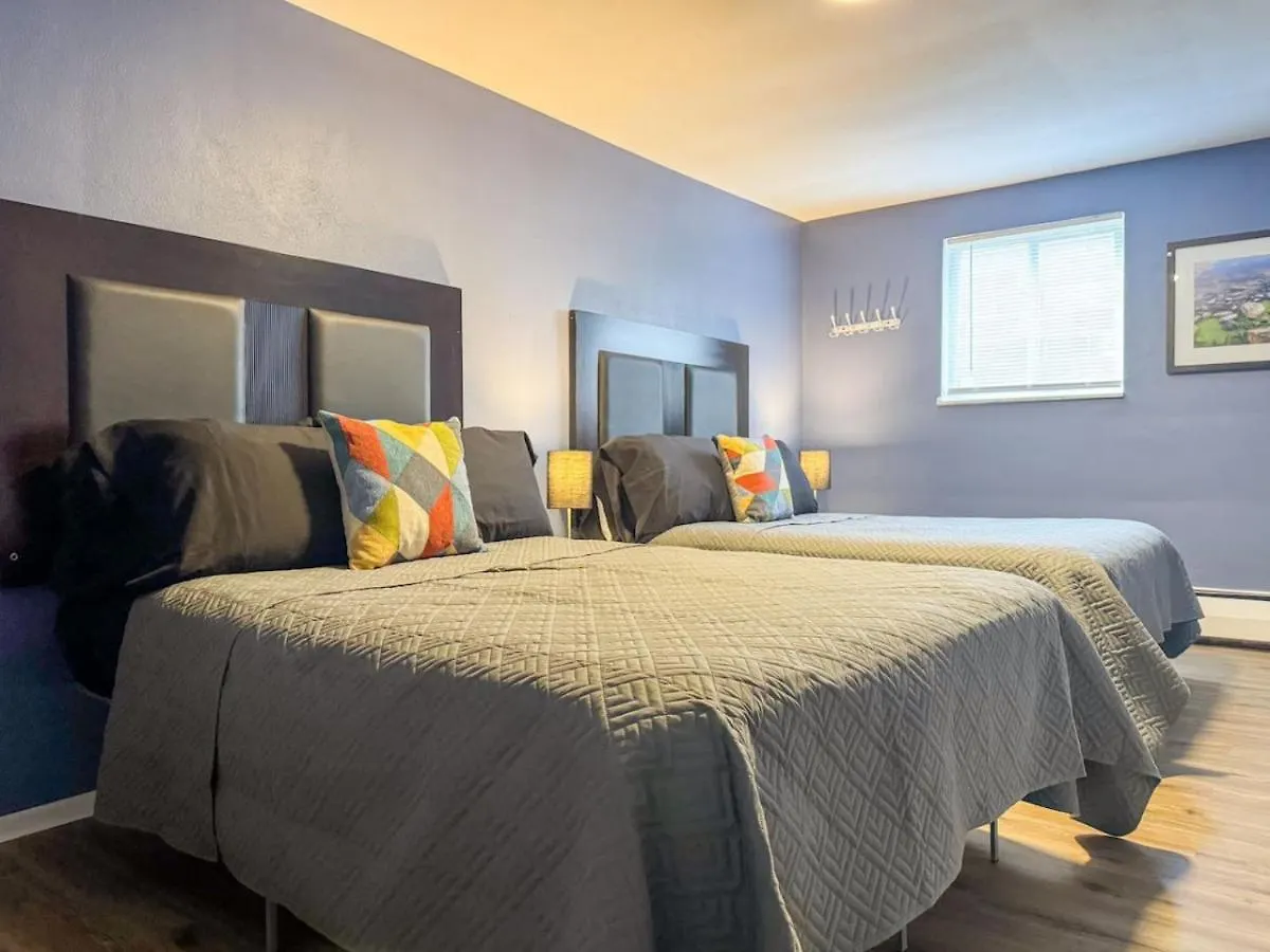 8 Large Apartments With 12 Bedrooms And Parking And Wifi Pittsburgh 0*,